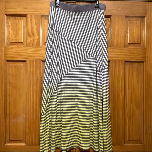 Calvin Klein Performance Gray/Yellow Striped Maxi Skirt Size Large NWT - Picture 1 of 12